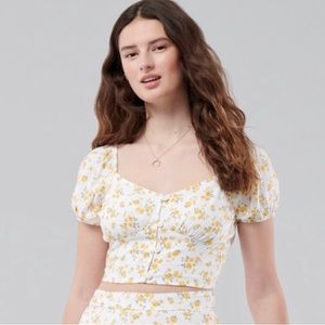 Hollister Puff Short Sleeve Crop Top M NWT